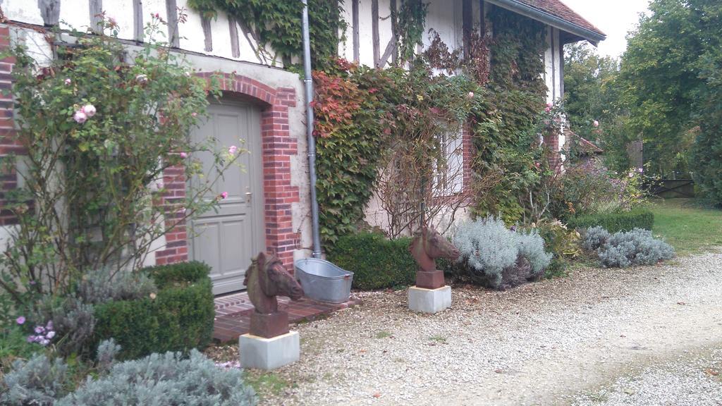 Bed and Breakfast Domaine De La Creuse Moussey  Экстерьер фото