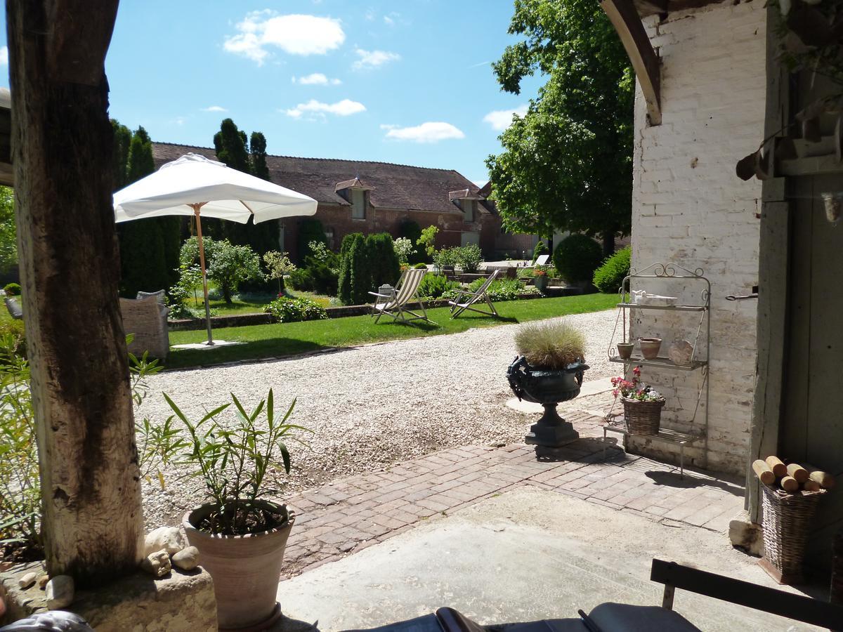 Bed and Breakfast Domaine De La Creuse Moussey  Экстерьер фото